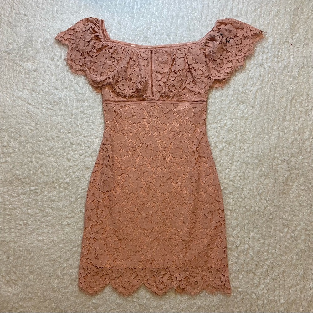 New Bebe Off Shoulder Scallop Lace Mini Dress - Size 0